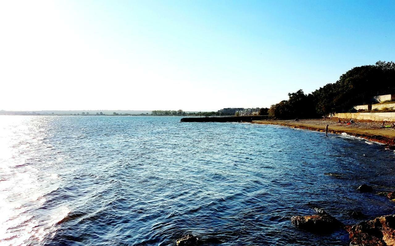 Ferienwohnung Blue Bay Sea View Pomorie Exterior foto